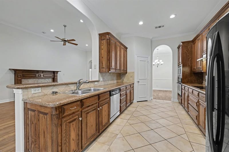 2016 Kodiak Court, Arlington TX 76013 - Photo 12