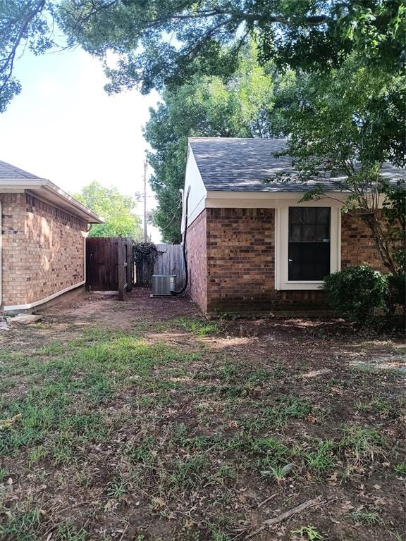 3618 Wentworth Drive, Arlington TX 76001 - Photo 3