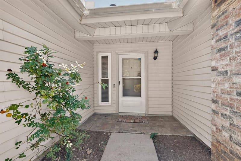 7305 Southridge Trail, Fort Worth TX 76133 - Photo 4