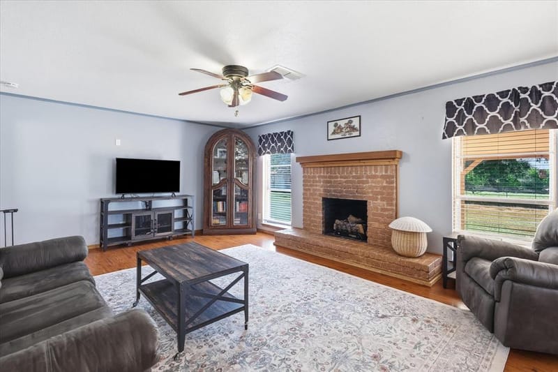 892 Highland Circle, Springtown TX 76082 - Photo 12