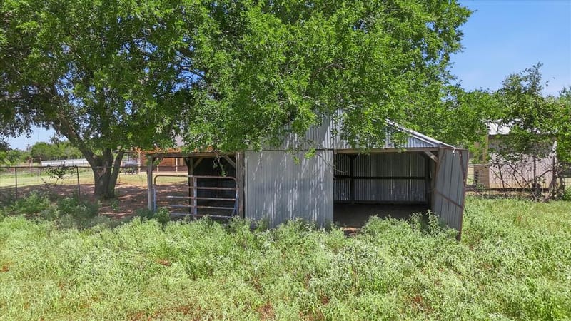 892 Highland Circle, Springtown TX 76082 - Photo 36