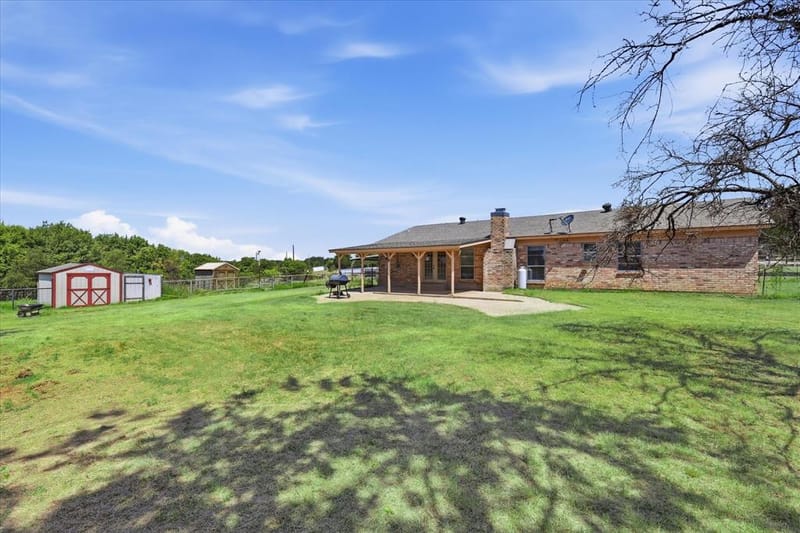 892 Highland Circle, Springtown TX 76082 - Photo 32