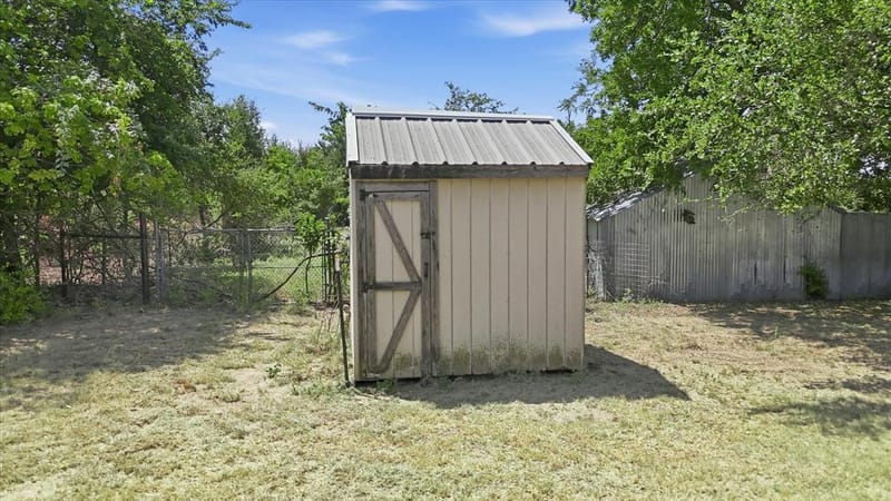 892 Highland Circle, Springtown TX 76082 - Photo 37