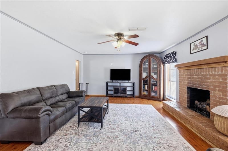 892 Highland Circle, Springtown TX 76082 - Photo 11