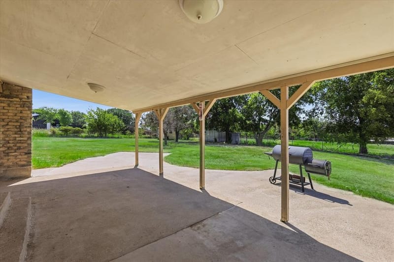 892 Highland Circle, Springtown TX 76082 - Photo 29