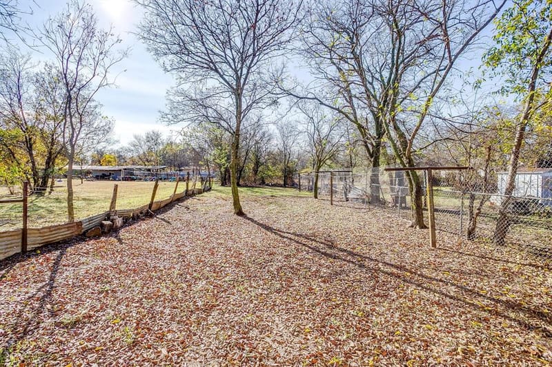 619 W Live Oak Street, Jacksboro TX 76458 - Photo 26