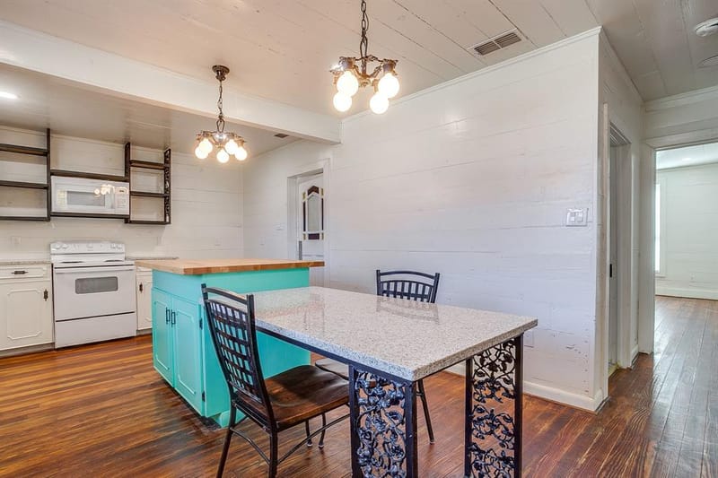 619 W Live Oak Street, Jacksboro TX 76458 - Photo 9
