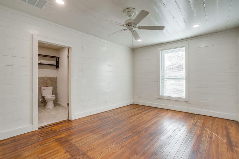 619 W Live Oak Street, Jacksboro TX 76458 - Photo 19
