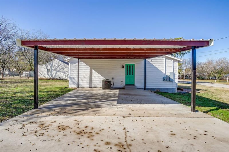 619 W Live Oak Street, Jacksboro TX 76458 - Photo 31