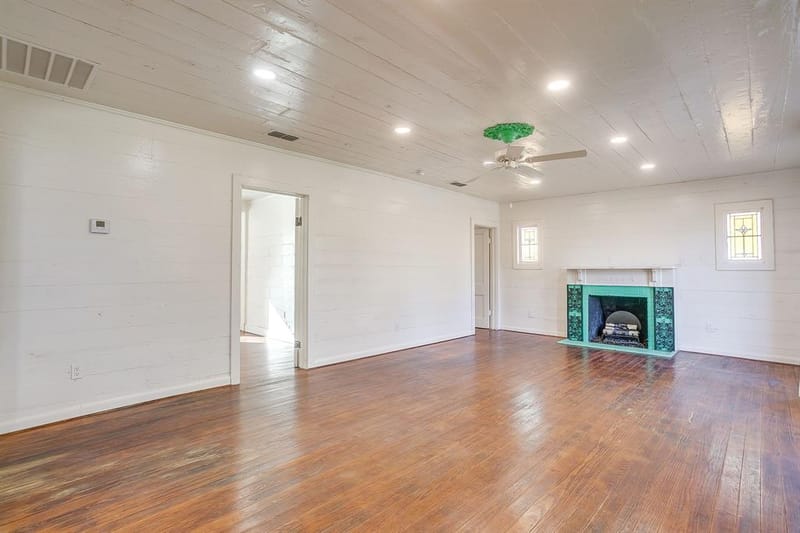 619 W Live Oak Street, Jacksboro TX 76458 - Photo 4