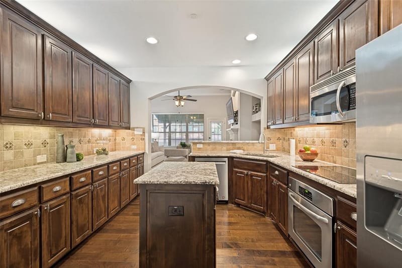 6206 Shoal Creek Trail, Garland TX 75044 - Photo 2