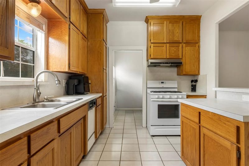 602 E Broadway Street, Prosper TX 75078 - Photo 8