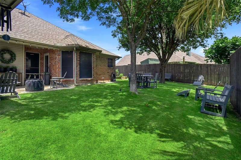 106 Honeysuckle Drive, Justin TX 76247 - Photo 6
