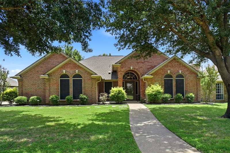106 Honeysuckle Drive, Justin TX 76247 - Photo 3