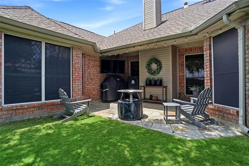 106 Honeysuckle Drive, Justin TX 76247 - Photo 5