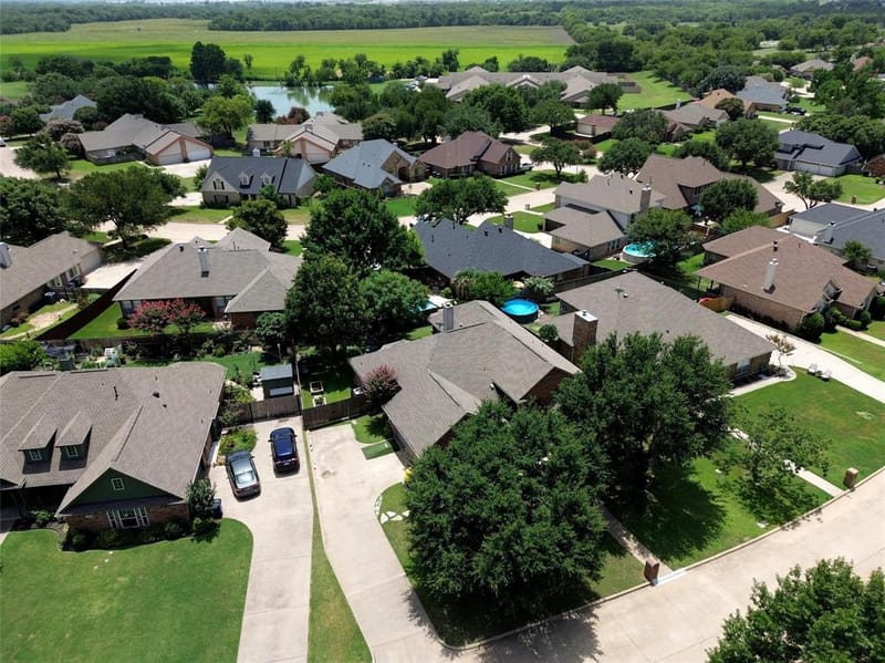 106 Honeysuckle Drive, Justin TX 76247 - Photo 25