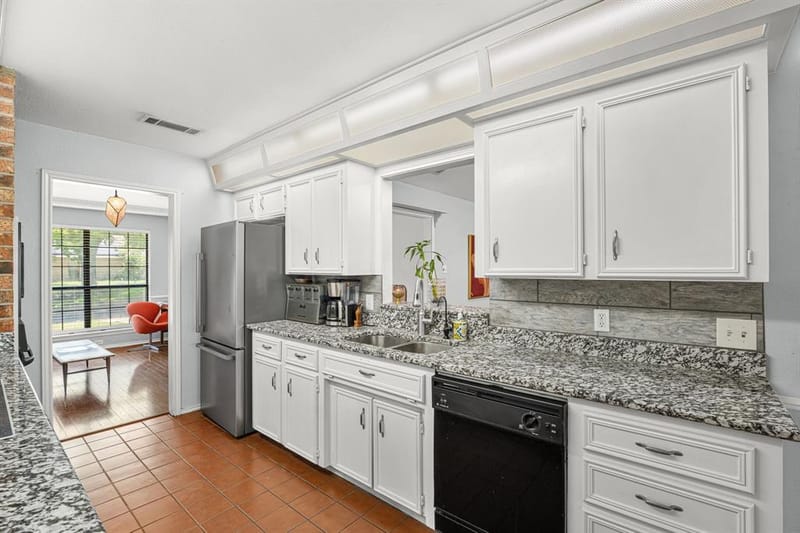 4600 Applewood Road, Fort Worth TX 76133 - Photo 8