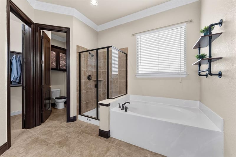 8909 County Road 915, Godley TX 76044 - Photo 13