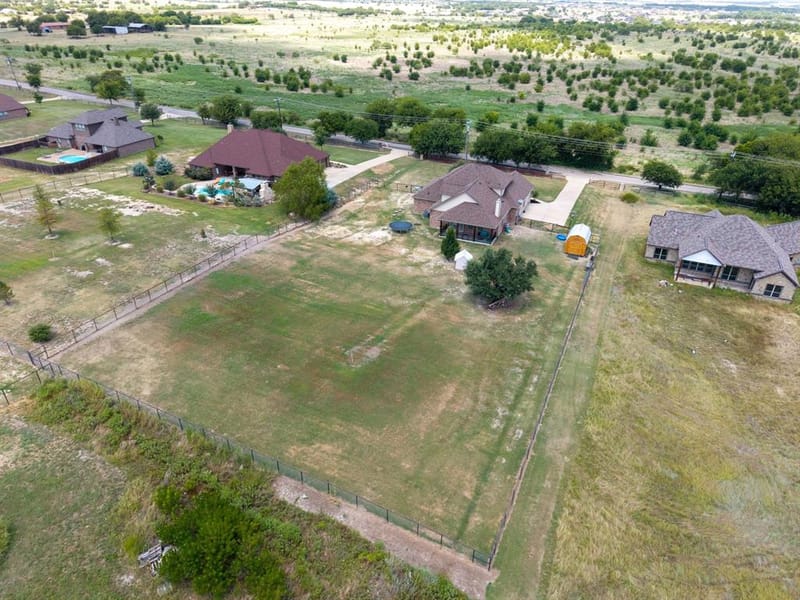 8909 County Road 915, Godley TX 76044 - Photo 38