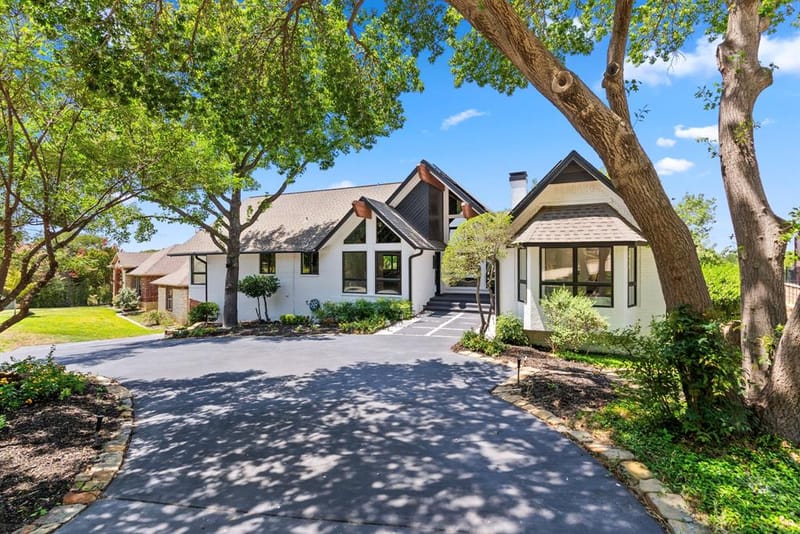 231 Oak Hill Drive, Trophy Club TX 76262 - Photo 2