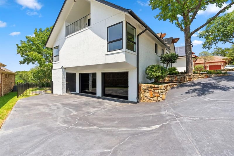 231 Oak Hill Drive, Trophy Club TX 76262 - Photo 4