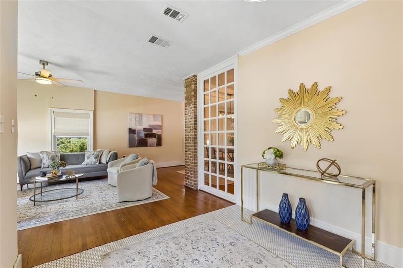 802 Turner Avenue, Dallas TX 75208 - Photo 2