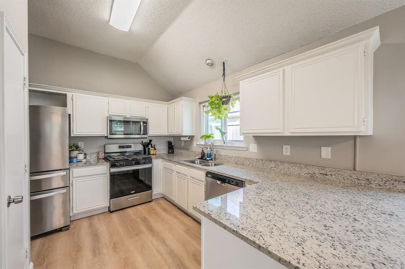 9948 Pack Saddle Trail, Fort Worth TX 76108 - Photo 7