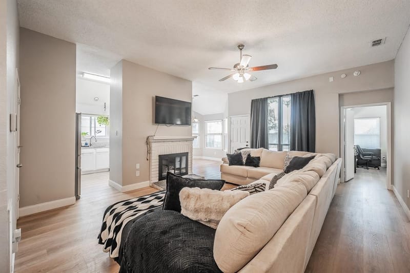 9948 Pack Saddle Trail, Fort Worth TX 76108 - Photo 3
