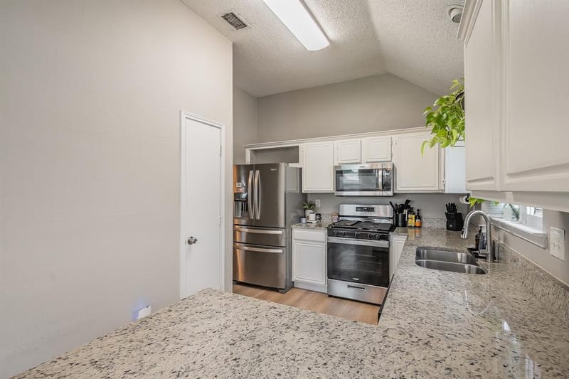 9948 Pack Saddle Trail, Fort Worth TX 76108 - Photo 9