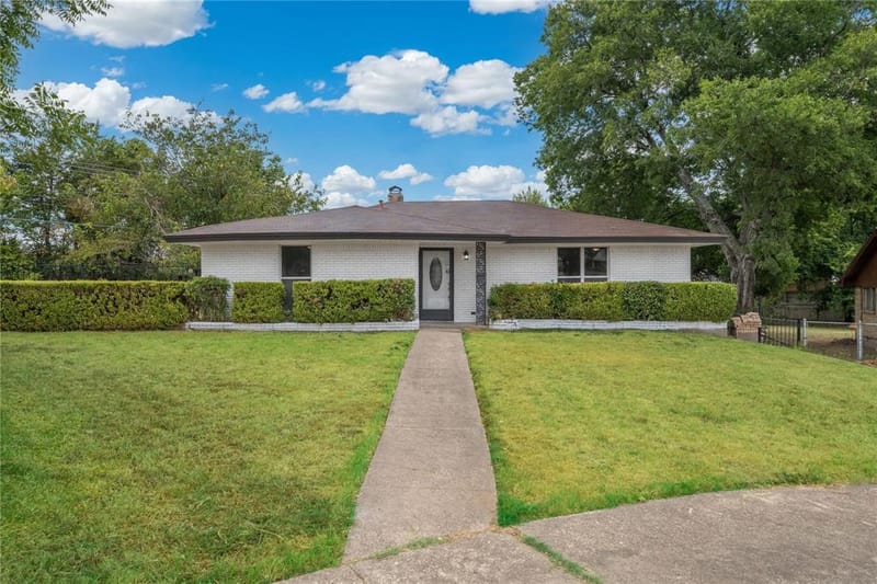 3707 Kimball Ridge Court, Dallas TX 75233 - Photo 2