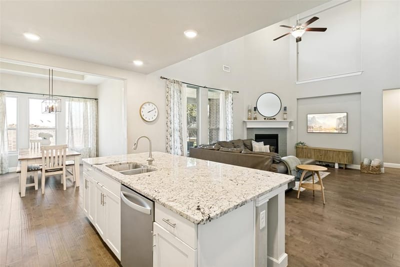 3205 Newsom Ridge Drive, Mansfield TX 76063 - Photo 2