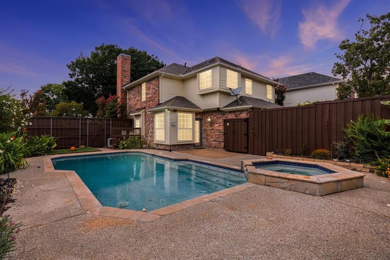 2740 Summertree Drive, Carrollton TX 75006 - Photo 18