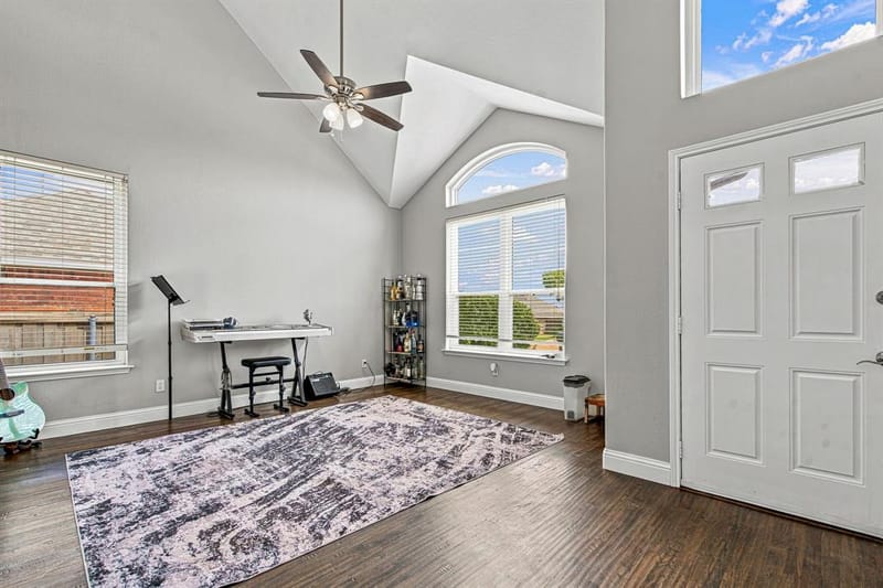 901 Tennison Drive, Euless TX 76039 - Photo 3