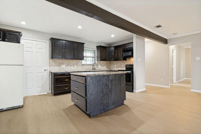 2426 Whit Drive, Mesquite TX 75150 - Photo 4