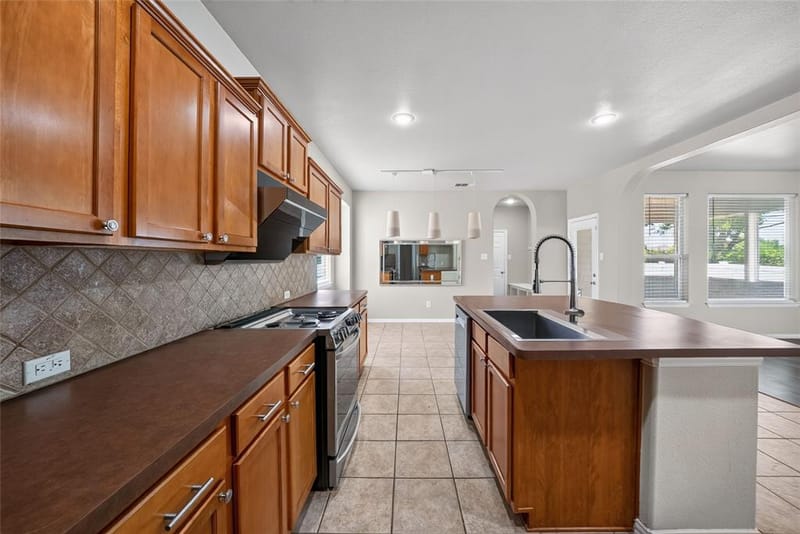 1833 Forsythe Drive, Savannah TX 76227 - Photo 10