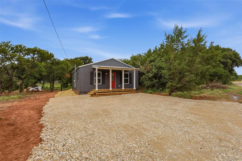 3006 Moon Court, Granbury TX 76049 - Photo 2