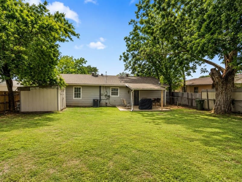 1503 Dale Drive, Arlington TX 76010 - Photo 14