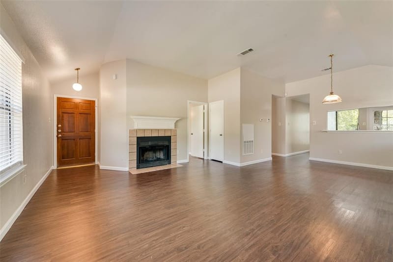 208 E Denton Drive, Euless TX 76039 - Photo 2