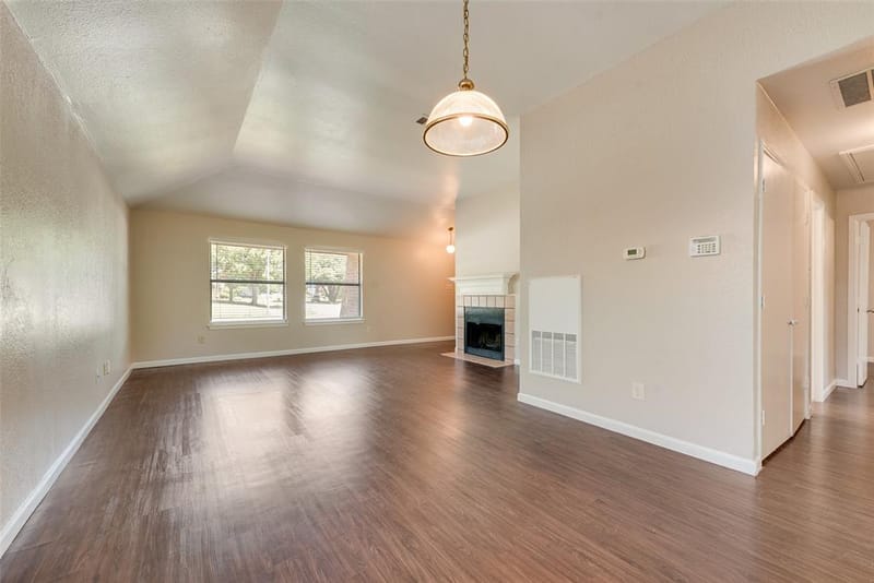 208 E Denton Drive, Euless TX 76039 - Photo 7