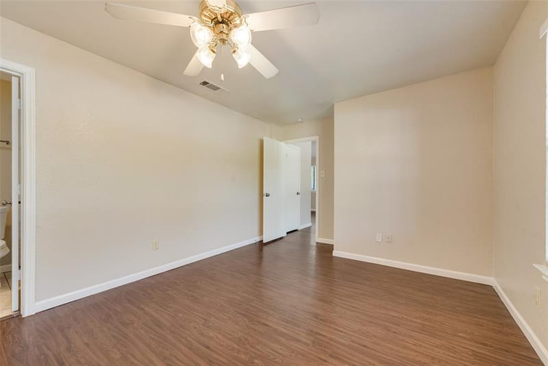 208 E Denton Drive, Euless TX 76039 - Photo 14