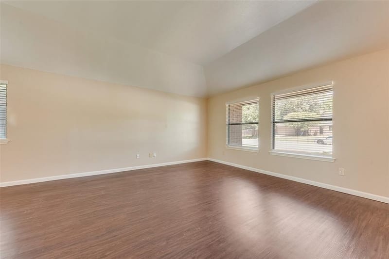 208 E Denton Drive, Euless TX 76039 - Photo 4