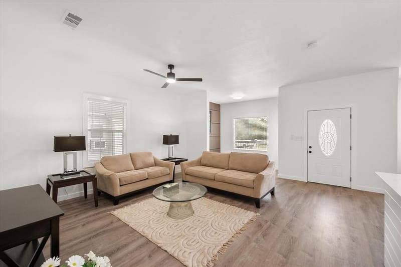 1027 W 2nd Avenue, Corsicana TX 75110 - Photo 5