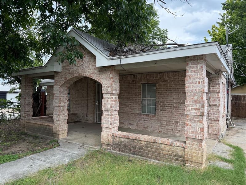 3301 S Main Street, Fort Worth TX 76110 - Photo 2