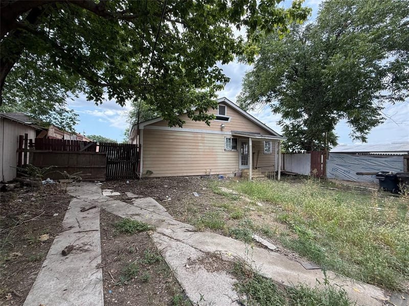 3301 S Main Street, Fort Worth TX 76110 - Photo 3
