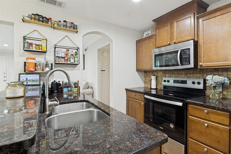 5832 Sandhurst Lane # B, Dallas TX 75206 - Photo 4