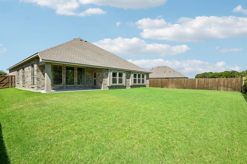 208 Oakcrest Drive, Justin TX 76247 - Photo 28