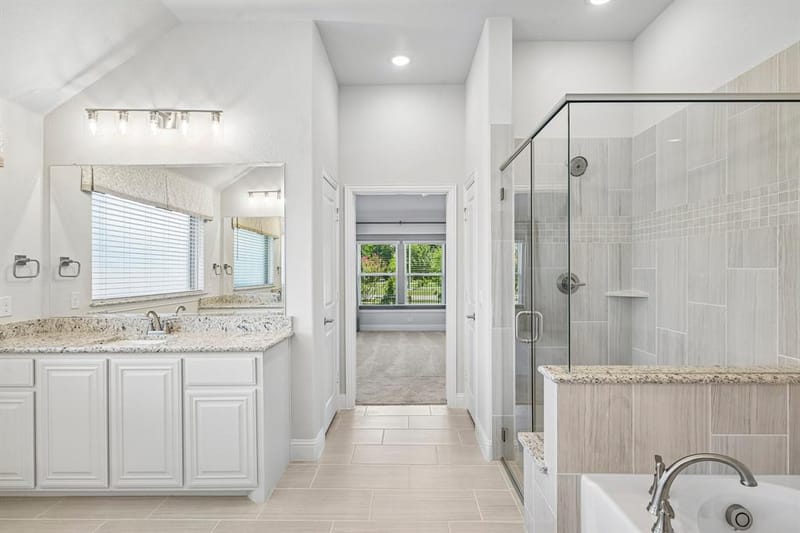 208 Oakcrest Drive, Justin TX 76247 - Photo 25