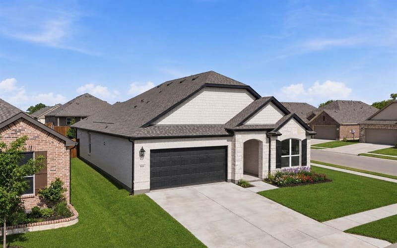 900 Summer Court, Justin TX 76247 - Photo 2