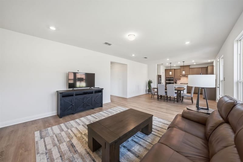 900 Summer Court, Justin TX 76247 - Photo 7