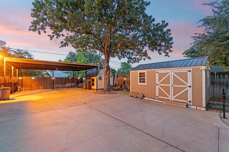809 Shady Creek Drive, Kennedale TX 76060 - Photo 6